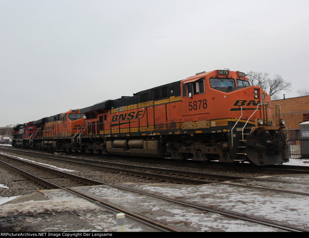 BNSF 5878